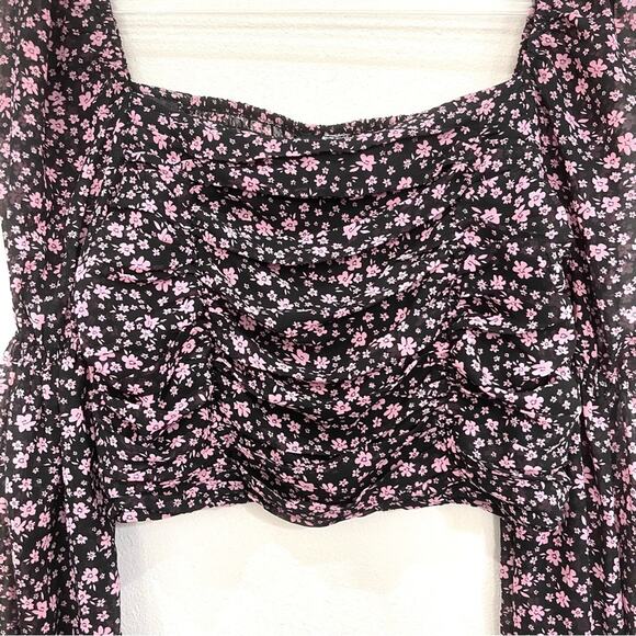 H&M Divided Black & Pink Floral Long Sleeve Crop Top w/ Smocked Back - Large - Picture 5 of 12